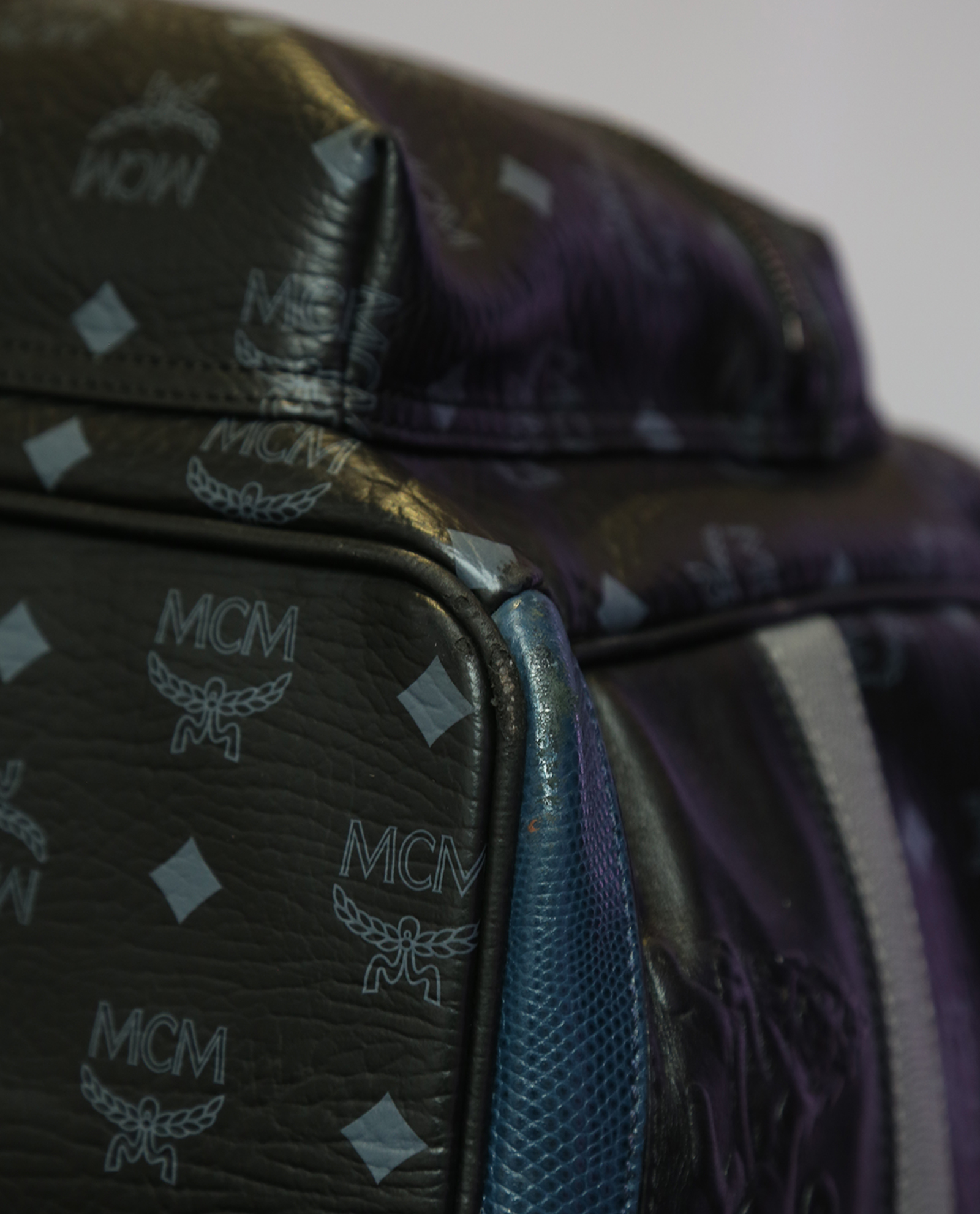 Mcm lion outlet backpack